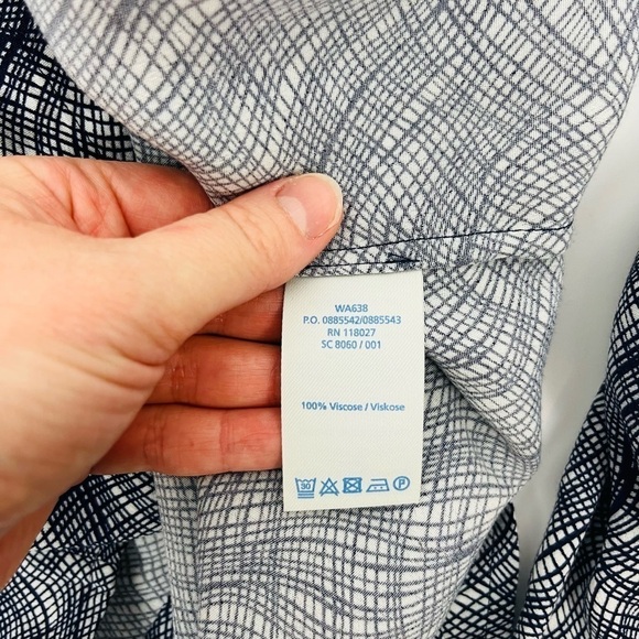 Boden Long Sleeve Navy White Sketch Print Button Down - Picture 4 of 6